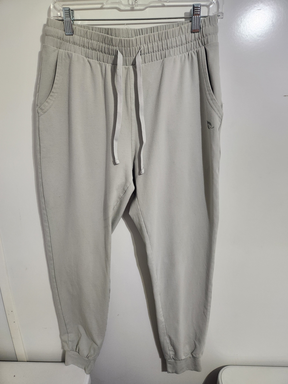 Baleaf Light Gray Elastic Waist Jogger Pants, Size Medium